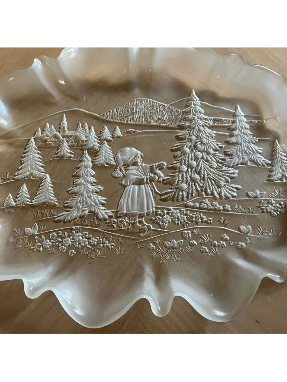 HOME BEAUTIFUL Vintage Our Christmas Story Tree Frosted Oval Canape Platter